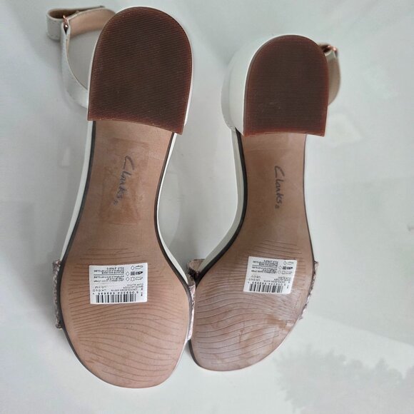 NWOT Snake Print Heels 8 - Picture 4 of 10